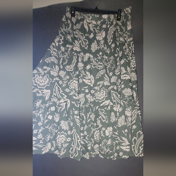 So good for life. Skirt green floral size XL made in india - Picture 2 of 7